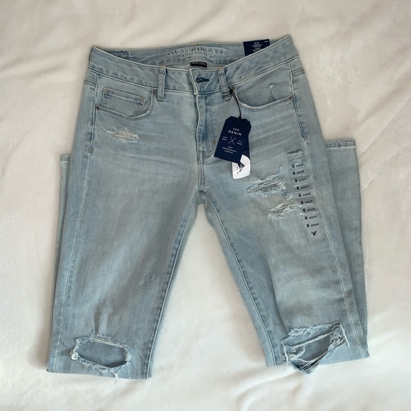 American Eagle Outfitters Denim - NWT American Eagle Distressed Skinny Jeans 8R